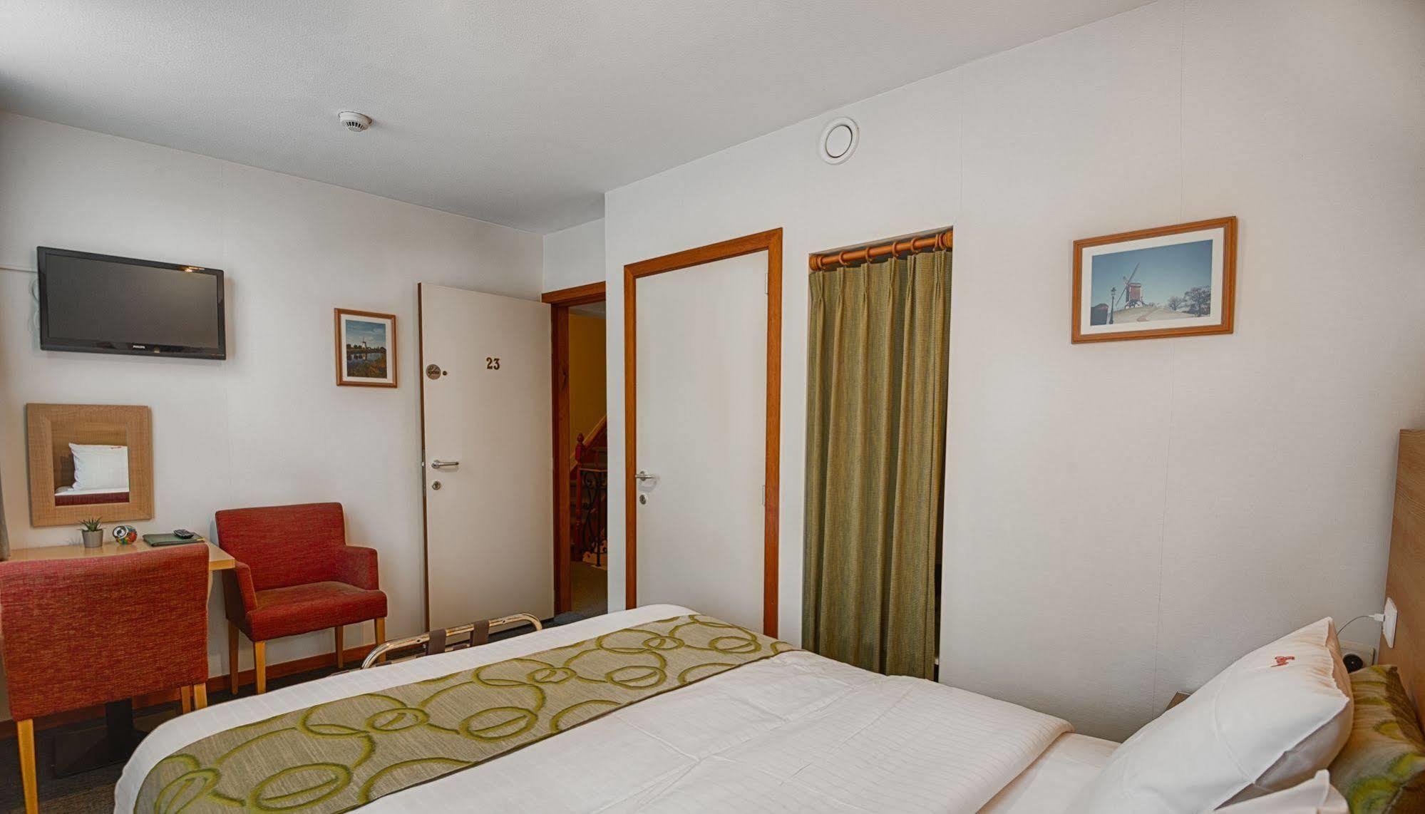 Fevery Hotel